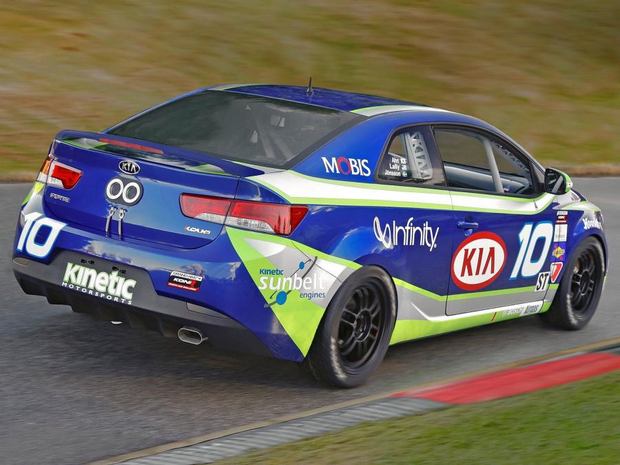  Kia Forte Koup Grand-Am Race Car 2010 года  (фото 18 из 20)